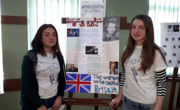 „ქალთა სახეები“ – „მომავლის თაობის“ გამოფენა „ათინათში“ (ვიდეო)