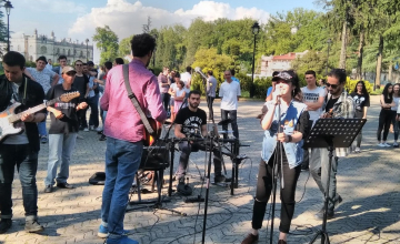ზაფხულის პირველი დღეები „ათინათის“ ახალგაზრდულმა ცენტრმა კონცერტით აღნიშნა (ვიდეო)