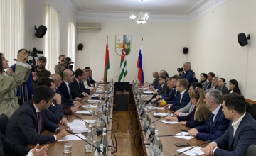 ლუკაშენკოს შემდეგ სოხუმში ბელარუსი დეპუტატები ჩავიდნენ