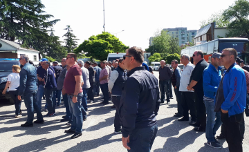 ზუგდიდში მიკროავტობუსების მძღოლები მეოთხე დღეა გაფიცულები არიან (ვიდეო)