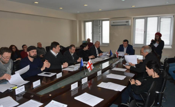 ზუგდიდის ბულვარსა და ბიბლიოთეკას რეაბილიტაცია ჩაუტარდება (ვიდეო)