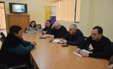 გამგებელი საზღვრისპირა სოფელ ორსანტიაში მოსახლეობას შეხვდა