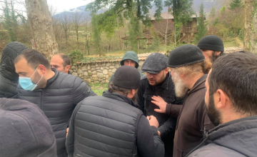 სალხინოს მონასტერში სასულიერო პირები ერთმანეთს დაუპირისპირდნენ