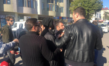 გაერთიანებული ოპოზიციის ზუგდიდის შტაბთან ხმაური და დაპირისპირებაა (ვიდეო)