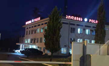 ჯიქიებმა, რომელთა სახლშიც ესებუა დააკავეს, პოლიციის შენობა დატოვეს - ადვოკატები