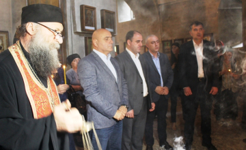 აფხაზეთში დაღუპულთა სულებს პატივი დევნილთა მინისტრმა და თბილისის მერმა ზუგდიდში მიაგეს (ვიდეო)