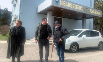 სენაკში ა(ა)იპ-ის თანამშრომელი ადგილობრივ ხელისუფლებას პოლიტიკური ნიშნით დევნაში ადანაშაულებს