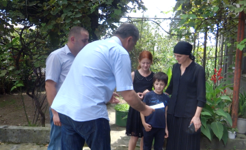 გიგა ოთხოზორიას ოჯახს სახლი გადაეცა 