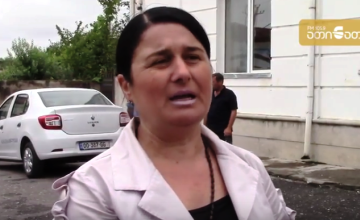 საბავშვო ბაღის დირექტორი გათავისუფლების გამო თავის დაწვით იმუქრება