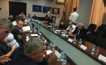არაეთიკური ქცევის გამო საკრებულოს ორი წევრის გაფრთხილებას ხმაური მოჰყვა 