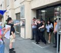 ზუგდიდში მერიის შენობასთან „აგენტების“ კანონს კვლავ აპროტესტებენ (ფოტო)